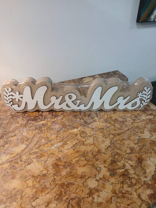 Scritta in legno Mr. & Mrs.