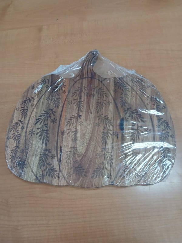 Tagliere in legno a forma di zucca