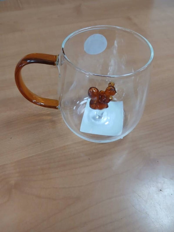 Tazza in vetro con scoiattolo all'interno articolo nuovo