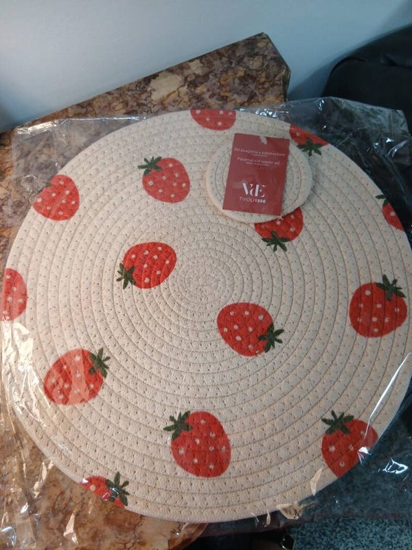 Tovaglietta fragola con sottobicchiere articolo nuovo