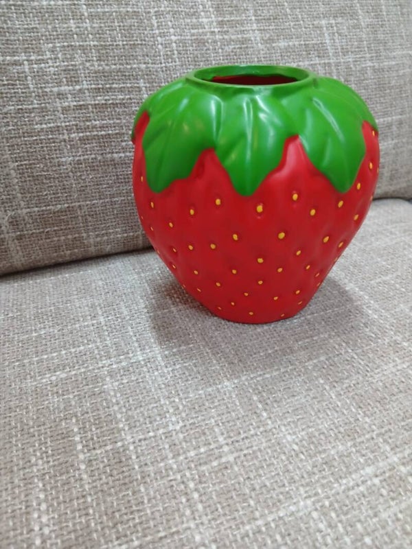 Vaso in plastica dura fragola