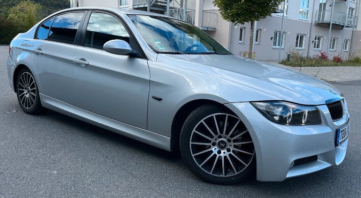 BMW 320i,Limosine,Klima
