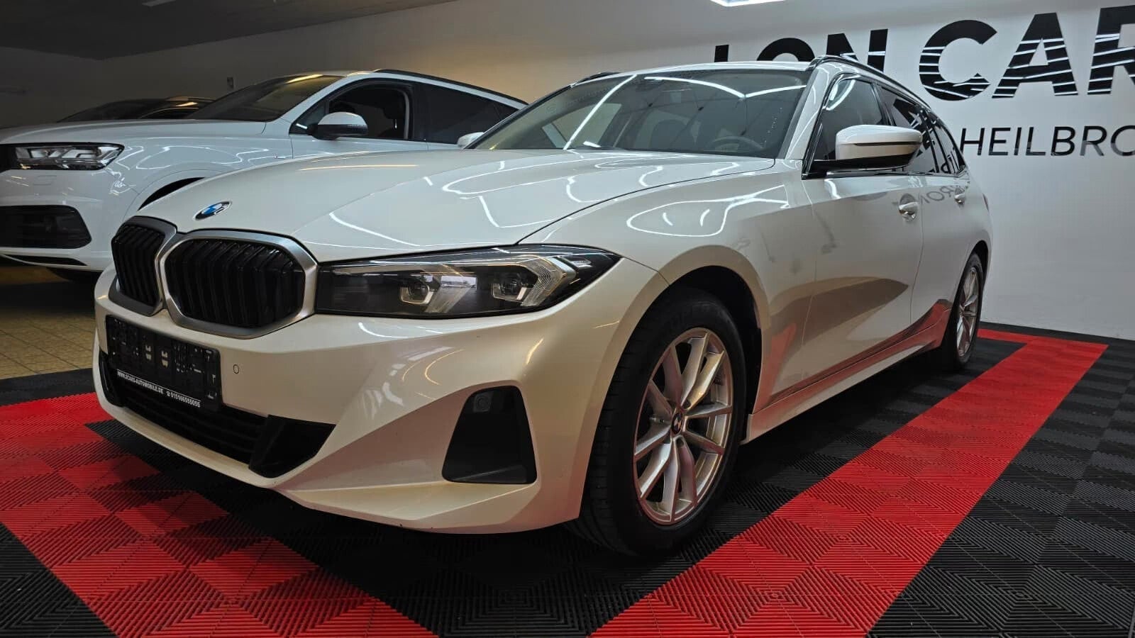 BMW 318 d Touring*1-Hand*LED*Keyless-GO*Navi*