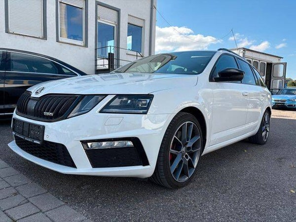 Skoda *RS*4x4*Panorama*Keyless-Go*Canton*AHK*Top*