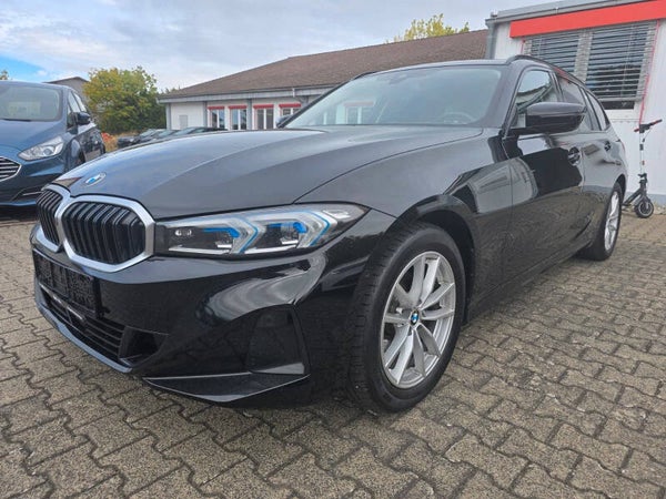 BMW 320 D Touring*1-Hand*Head-UP*360°Kamera*