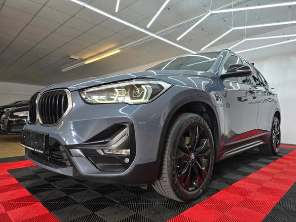 BMW X1 sDrive18d*1-Hand*Sport-Line*Panorama*