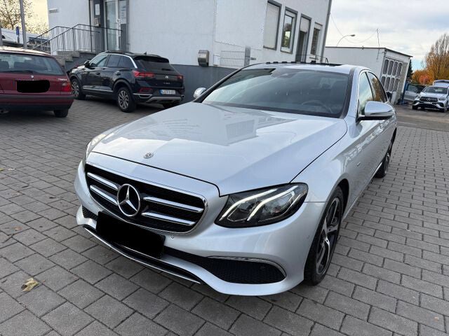 Mercedes-Benz E 220d Avantgarde/Navi/Kamera/LED/Leder/TOP