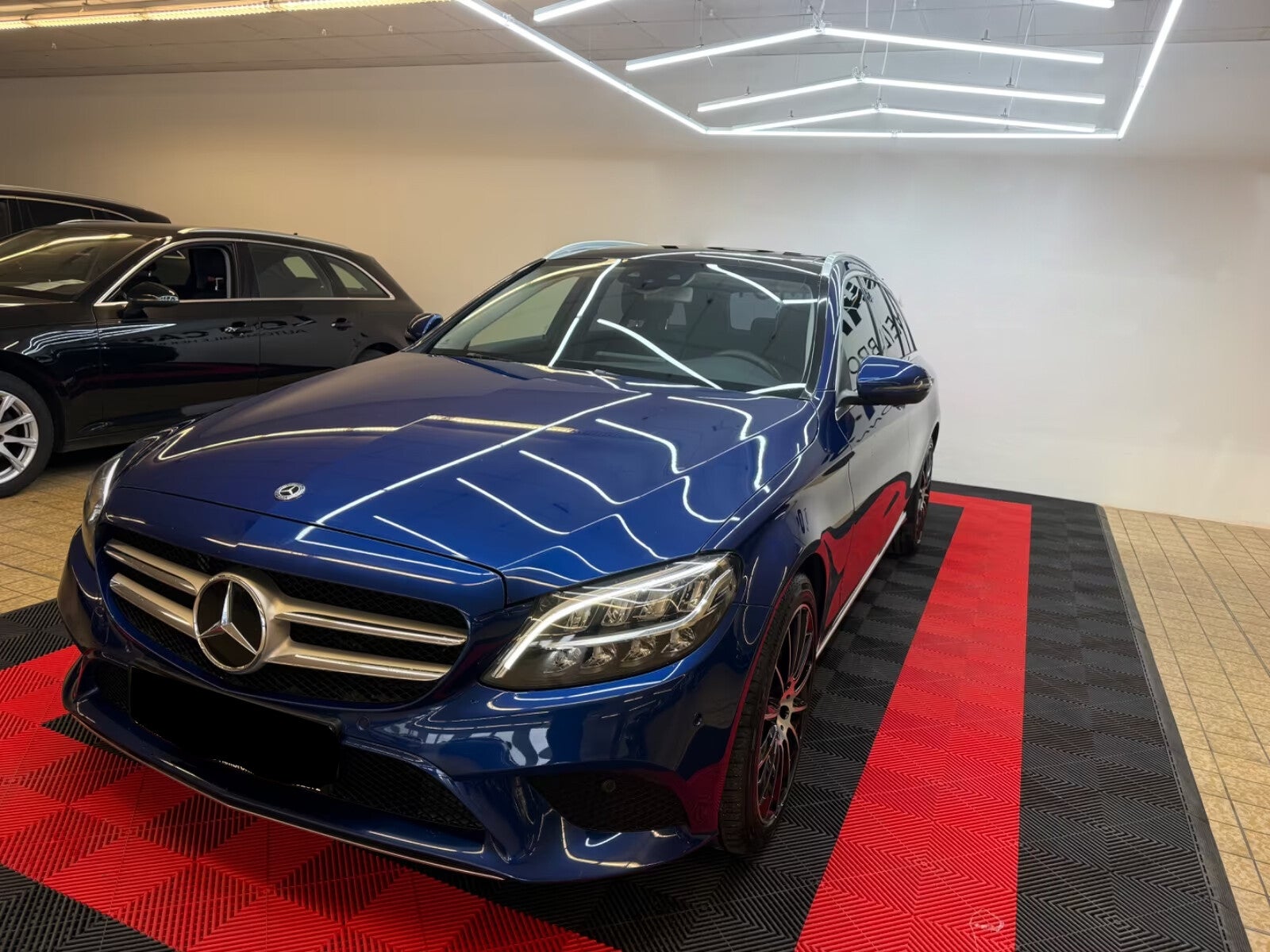 Mercedes-Benz C 220 d T Avantgarde/Navi/LED/Kamera/PANO