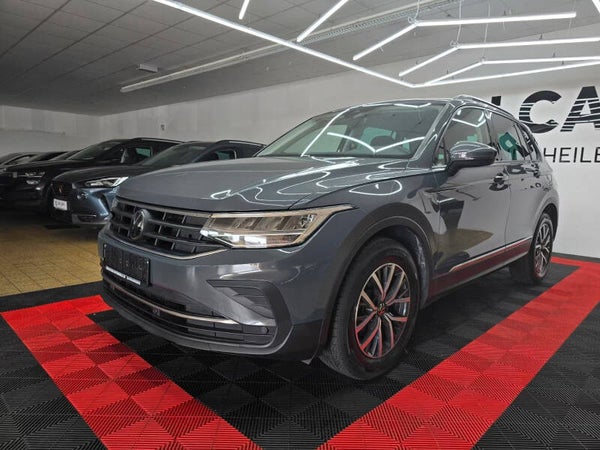 Volkswagen Tiguan Life*1-Hand*Standheizung*LED*Navi*ACC