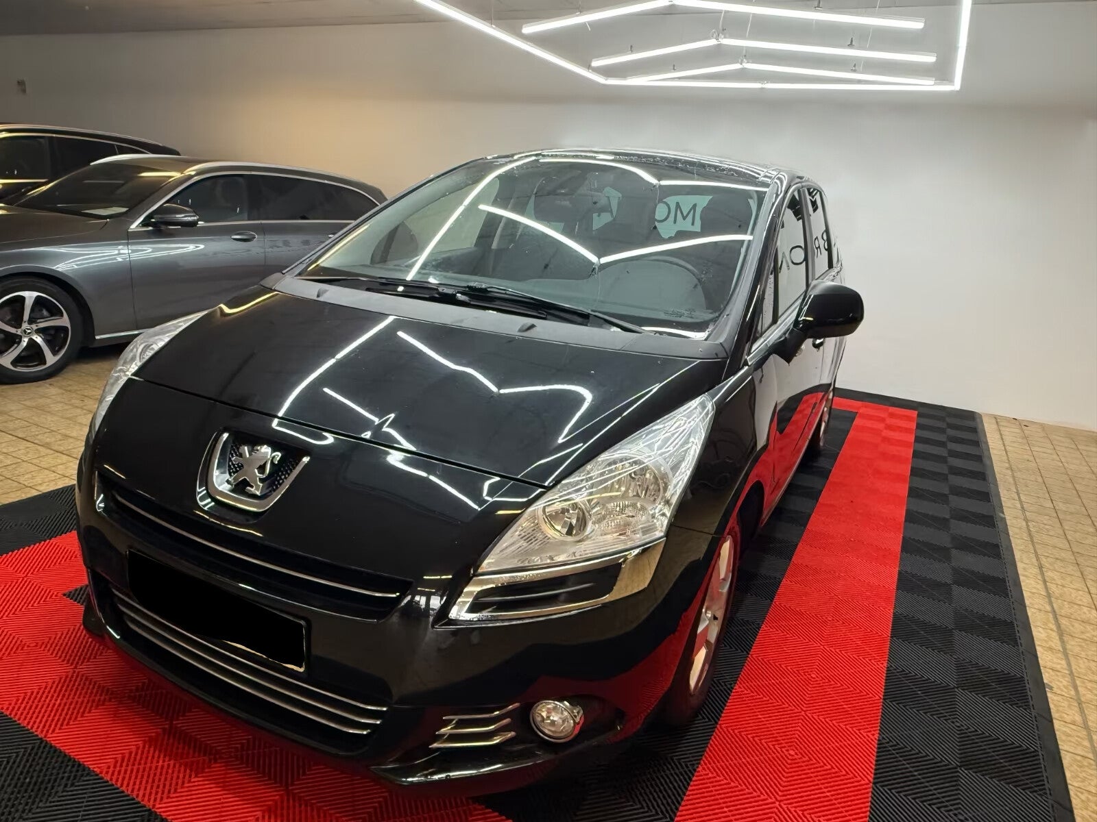 Peugeot 5008 2.0 Family plus HDi FAP 150