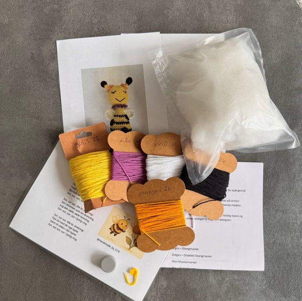 Hæklekit - Rangle og sangkuffert figur - Sur sur sur lille bi omkring