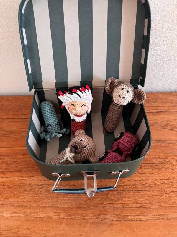 Sangkuffert med 4 figurer