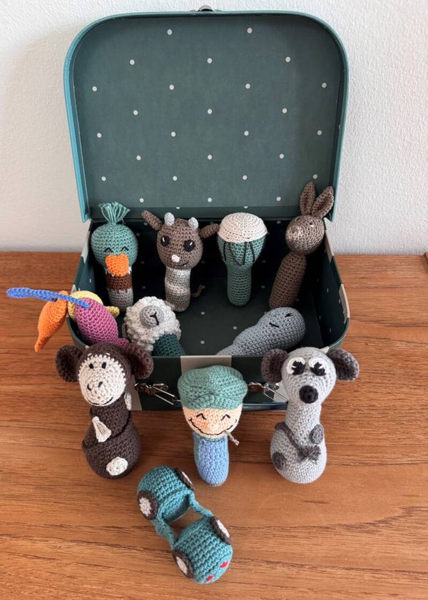 Sangkuffert med 10 figurer