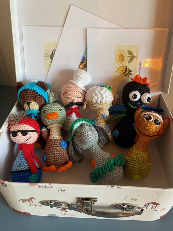 Sangkuffert med 8 rangle/sang figurer