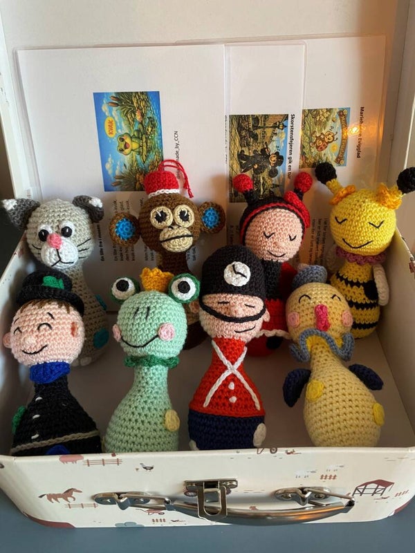 Sangkuffert med 8 rangle/sang figurer