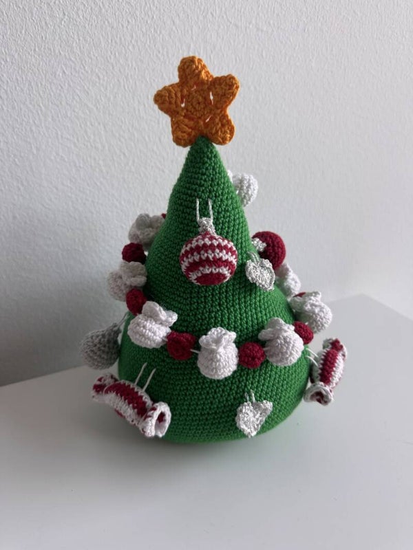 Juletræ med pynt