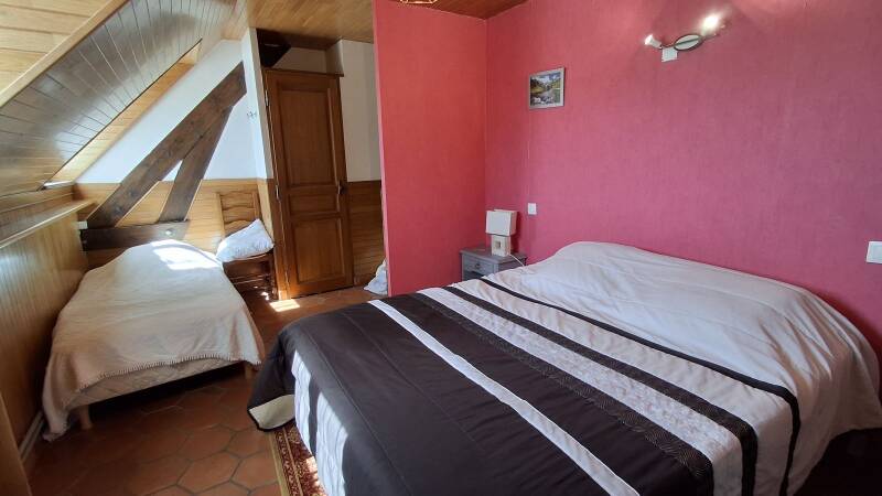 Chambre 1 à l'étage, lit de 160