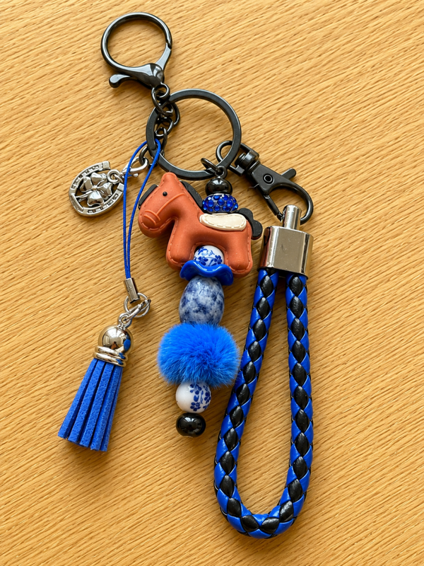 🐴💙 Porte-clés Cheval Bleu – Élégance & Caractère