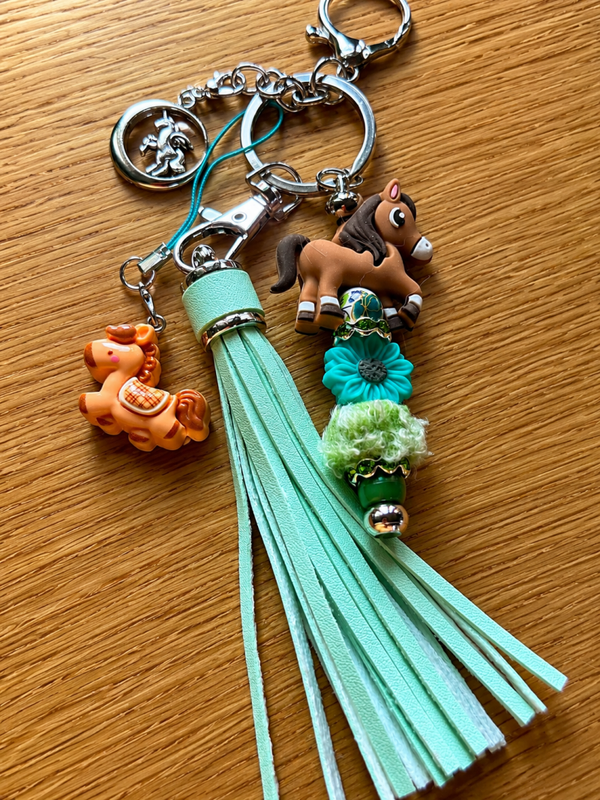 Porte-clés Cheval – Vert d’eau & Turquoise 🐴🌿