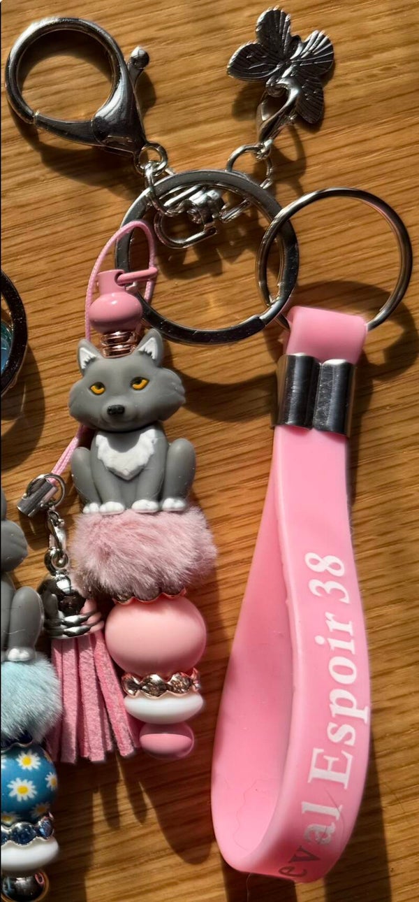Porte-clé loup gris & rose poudré