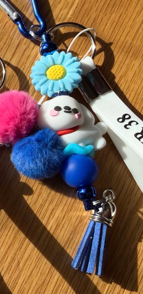 Porte-clé chien bleu & marguerite