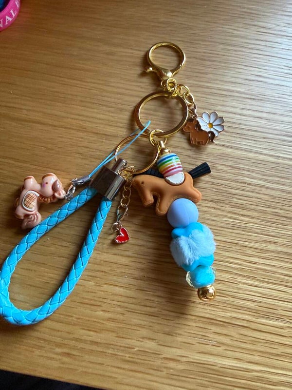🐴 Porte-clés cheval bleu ciel & arc-en-ciel