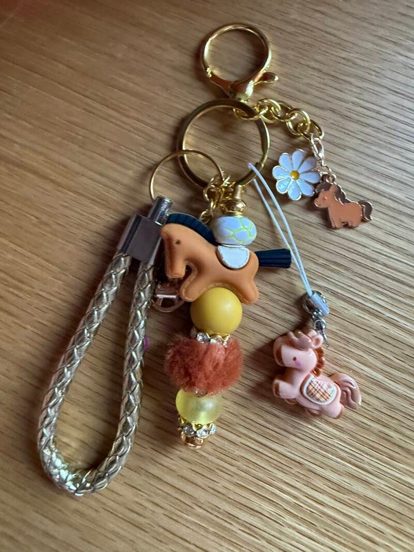 🐴 Porte-clés cheval jaune & doré