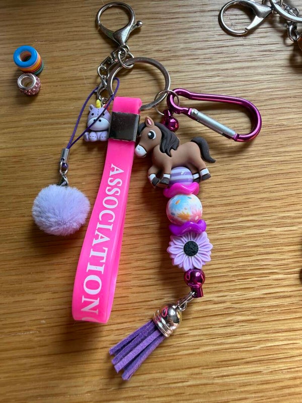 🐴 Porte-clés cheval rose & violet