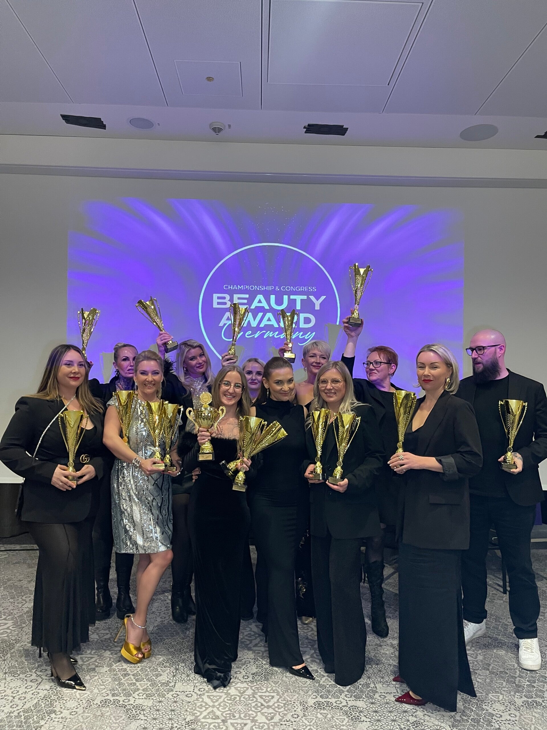 Astrid Sellner – Auszeichnung und internationaler Permanent-Make-up-Wettbewerb