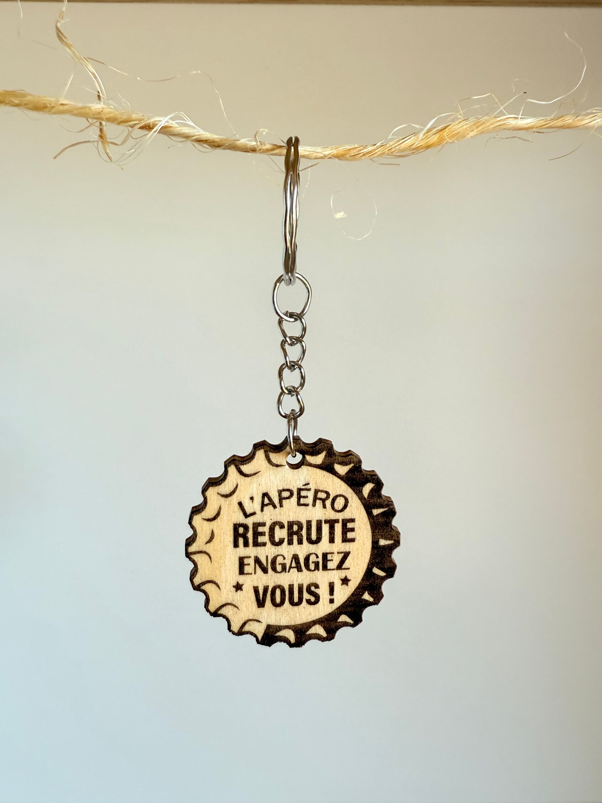 Porte clé "l'apéro recrute engagez vous"