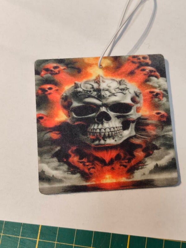 Sublimierter Duftbaum Totenkopf/rot