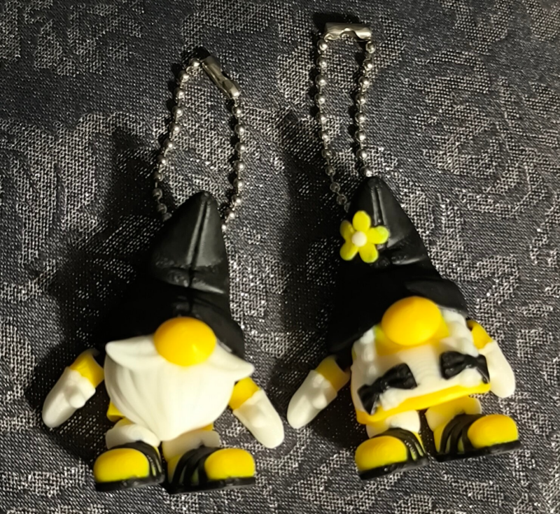 Schlüsselanhänger Gnom gelb/schwarz/weiß 3D Druck