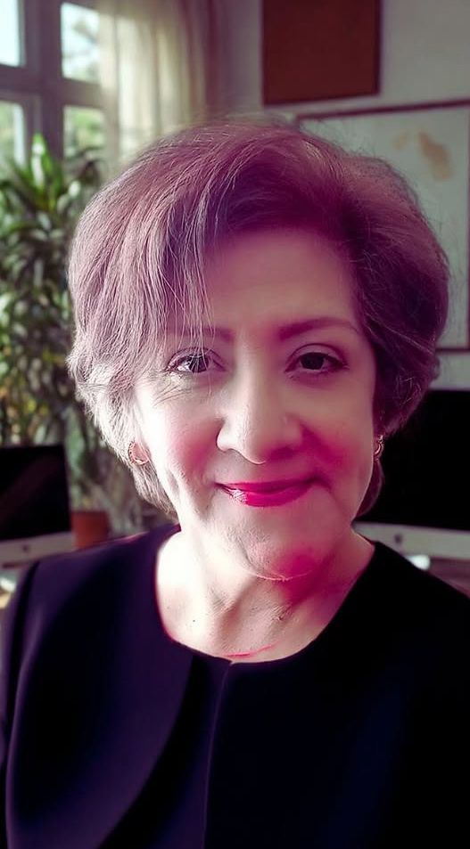 He sido una mujer que, a pesar de atravesar muchas dificultades familiares y momentos muy duros en la vida, ha sabido sobreponerse a cada una de esas experiencias, y en ese proceso de crecimiento personal Mónica me ayudó a poner más intención, orden y org