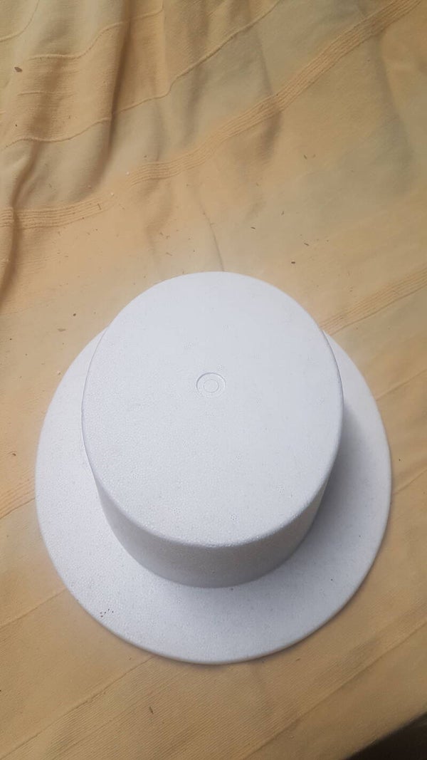 Piepschuim hoed 30x25 10059