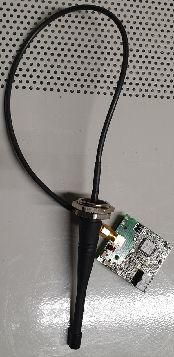SMA Piggy back... antenna interface  10152