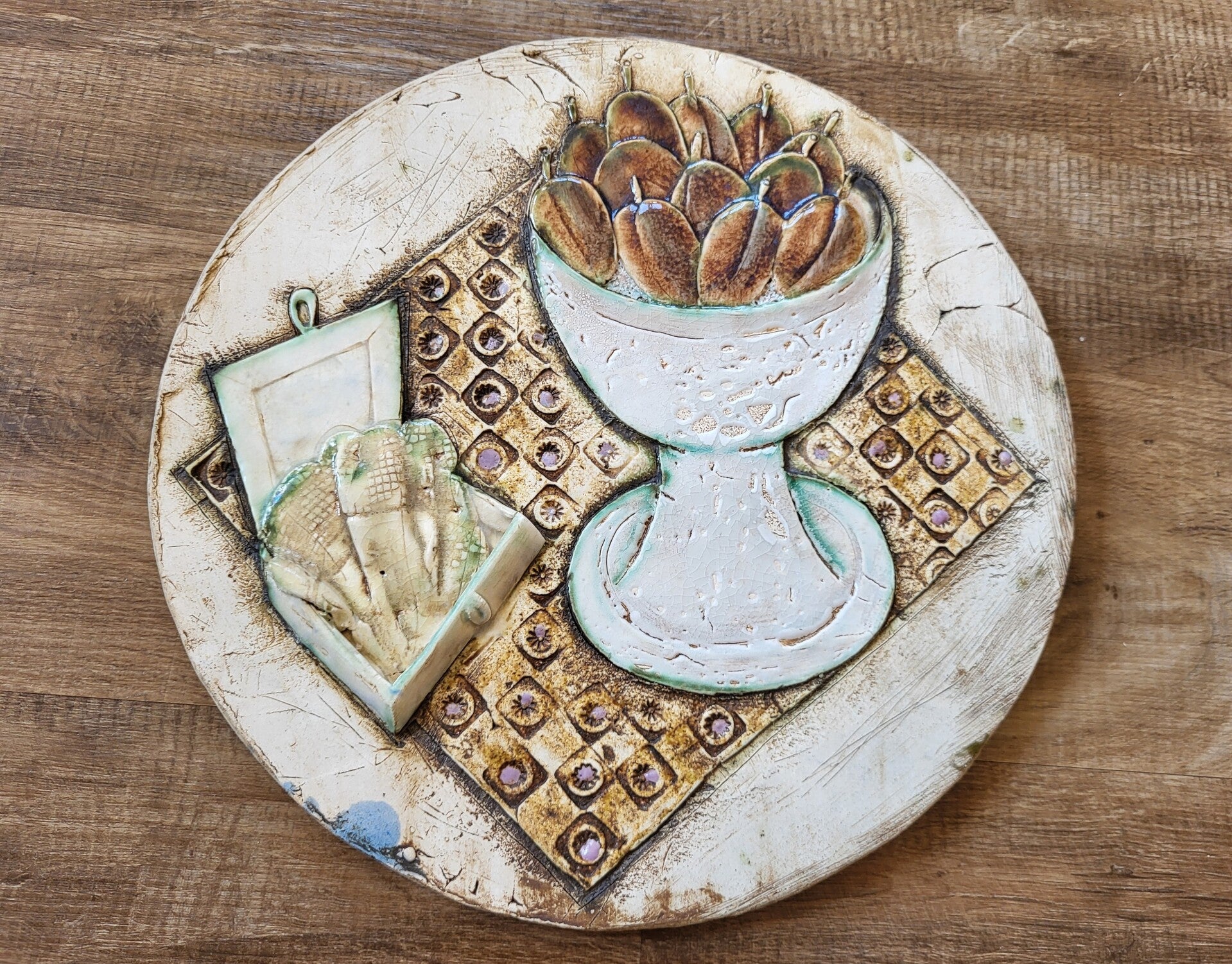 Keramikplatte Wandtafel mit Zwetschgen Kunst  Plastik von Marta Taberyova' Handarbeit 70er Jahre alt antik