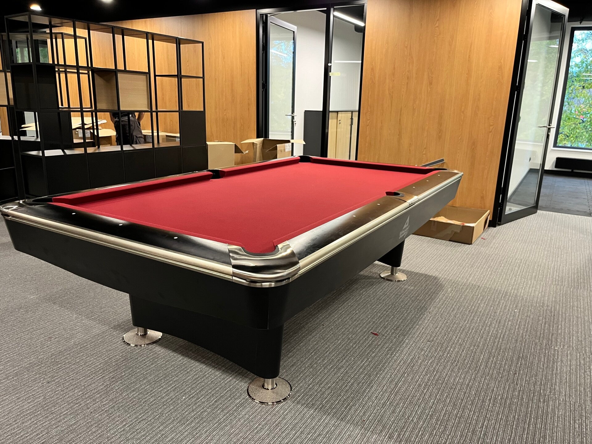 Weltklasse-Billardtisch – NEUES MODELL mit SPEEDBALL ULTRA K-55 Banden. Perfekt geeignet sowohl für den gewerblichen Einsatz als auch für den privaten Gebrauch. Preise inklusive Lieferung und Montage (Diese Bedingungen gelten ausschließlich für Österreich