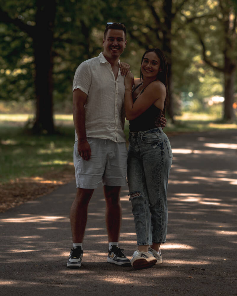 a7405837-standard-37lqqb.jpg