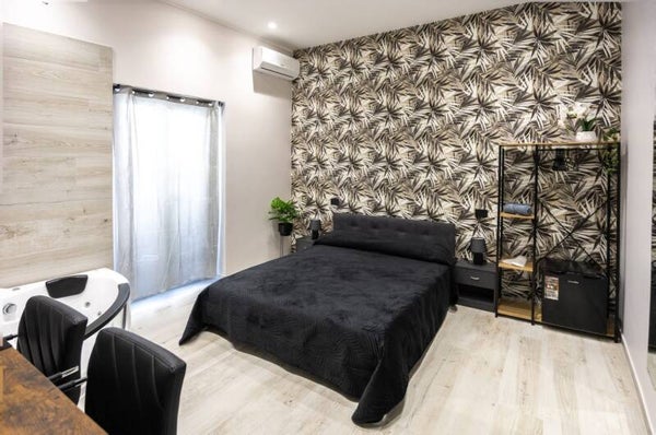 WHITE SUITE