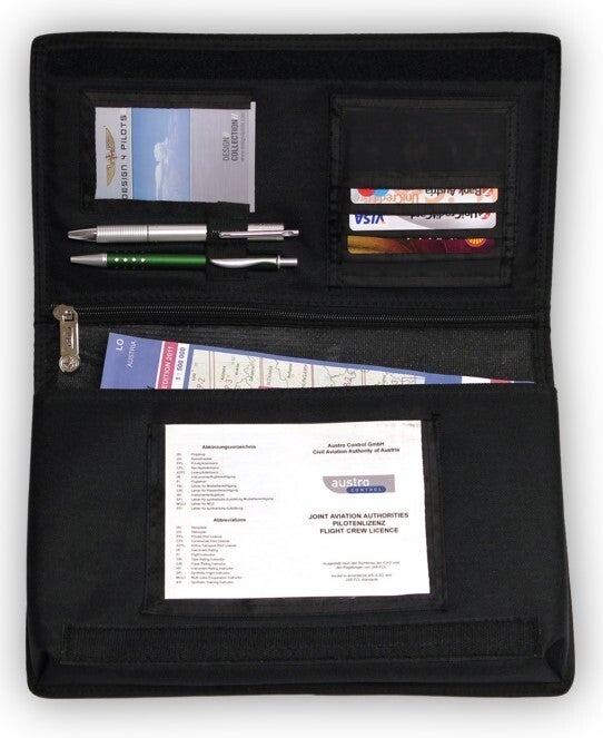 Pilot storage cover for documents