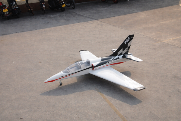 Pilot RC Dolphin 78'' RTF Jet inclusief Kingtech K100-G2 turbine