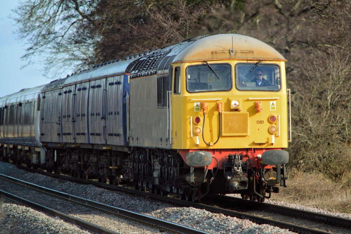10/2/2022 : Class 56 & 47, Unit Drag | RailwayTrainPhotographs