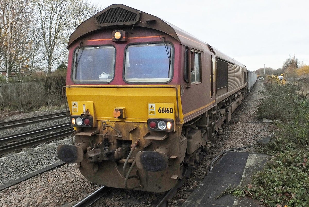 Inside Class 66 22/11/2019 : Class 66 | RailwayTrainPhotographs
