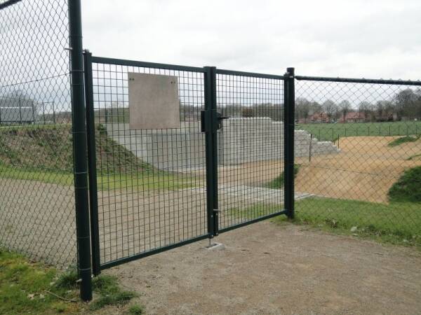 Dubbele tuinpoort 3.00 breed inclusief hang en sluitwerk