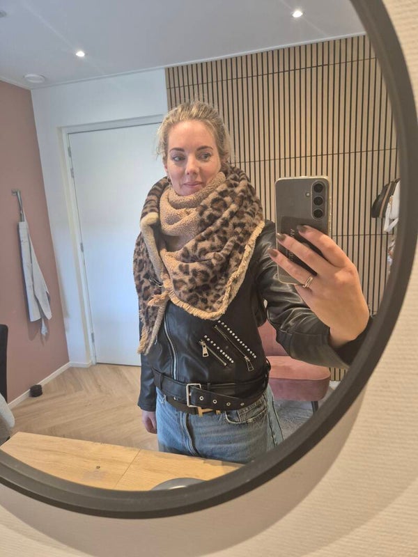 Luxe omslagdoek met gemixte stoffen
