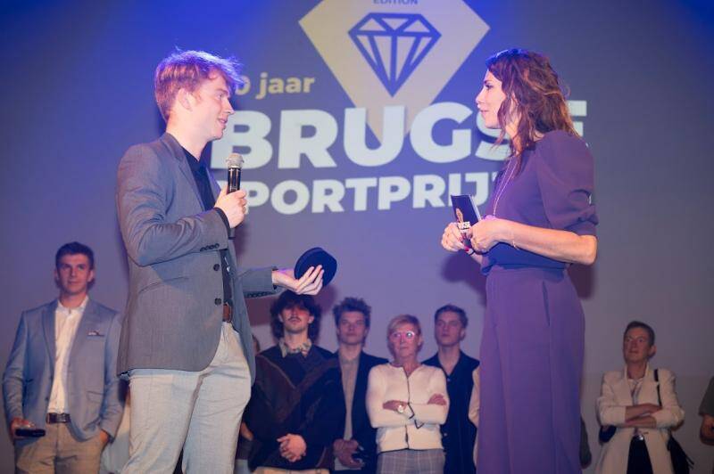 Onze Brugse snelschaatsclub was vertegenwoordigd door zijn topschaatser tijdens de Brugse Sportprijzen