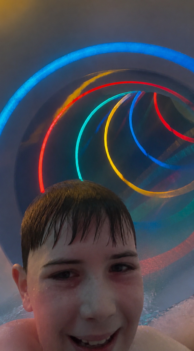   Coral Reef Waterworld Bracknell review    Indoor water park UK     Family days out near Hampshire Water park near London     Family attraction Berkshire     Best family water park UK content creator uk 