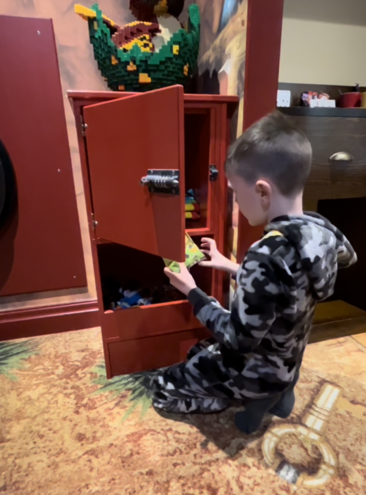 Legoland hotel safe gift 