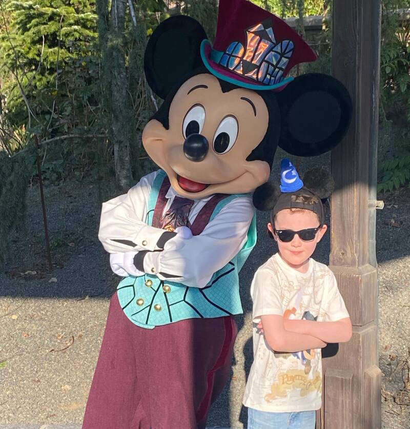 Mickey Mouse meet and greet Disneyland Paris 