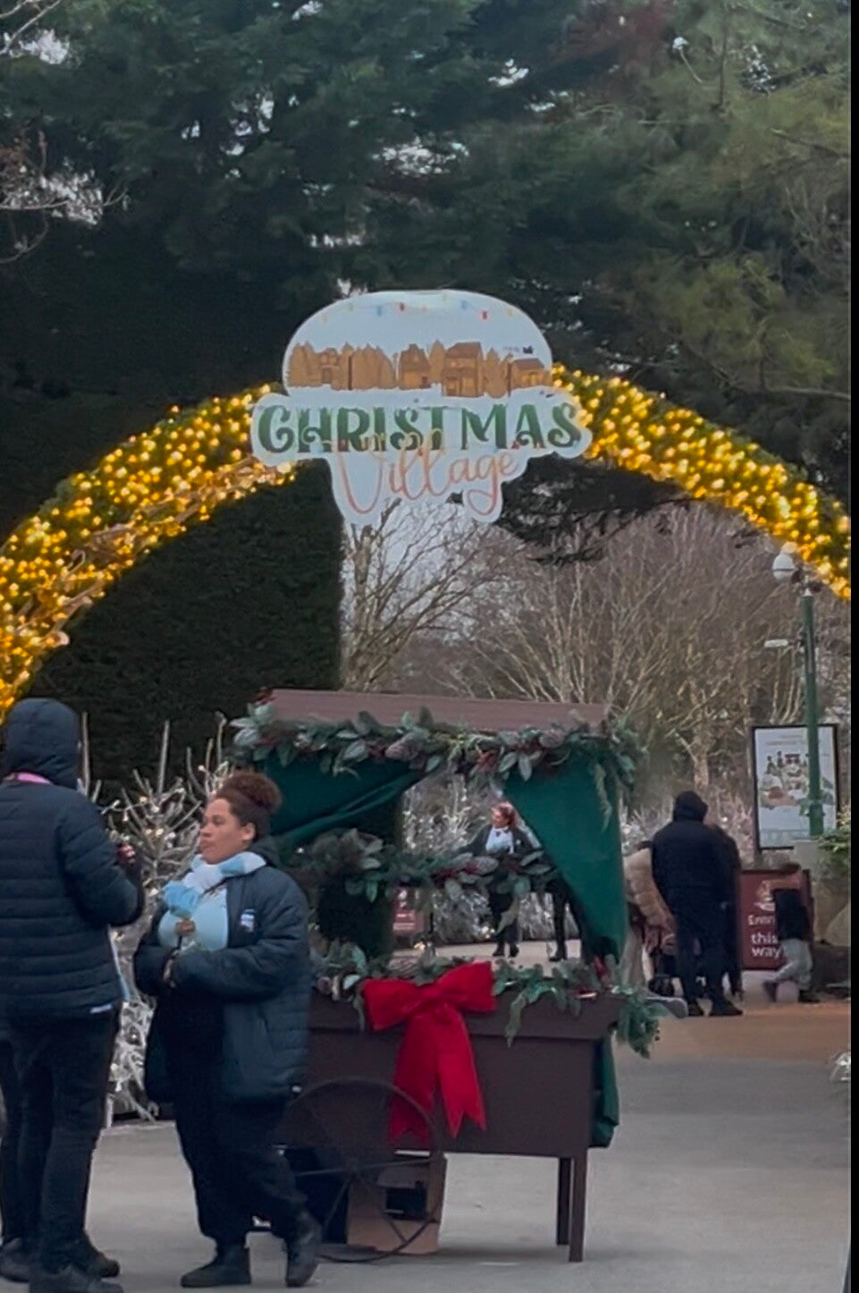 Chessington Winters Tail Review 2024 Chessington world of adventures Santa Christmas Merlin 